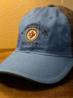 NWT | Winnigpeg Jets | Dark Blue | Mens | Unworn | RARE